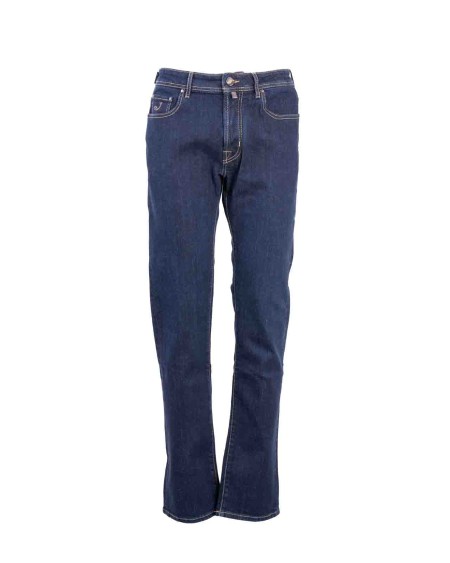 Shop JACOB COHEN  Jeans: Jacob Cohen jeans "Bard".
Bottoni logati con dettagli a spina di pesce e finitura in palladio.
Vita bassa.
Modello a cinque tasche con logo ricamato sul taschino.
Patta interna ricamata con nome del pantalone e citazione del fondatore.
Chiusura con bottoni.
Include foulard con stampa di collezione e rocchetto di filo.
Profumati con l'esclusiva fragranza Jacob Cohën.
Composizione: 92% Cotone 6% Elastomultiestere 2% Elastan.
Fabbricato in Italia.. UQE04 32 S4071 BARD-164D